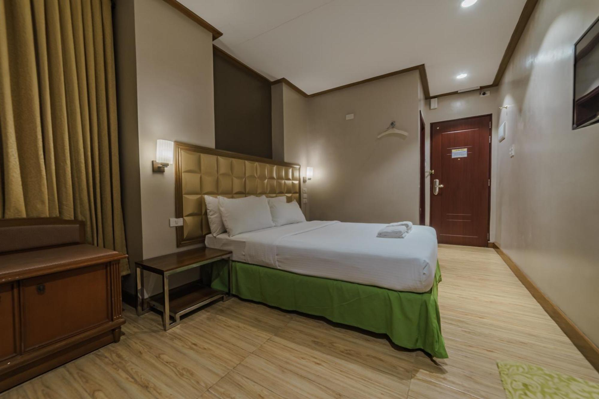 נגה Robertson Hotel מראה חיצוני תמונה