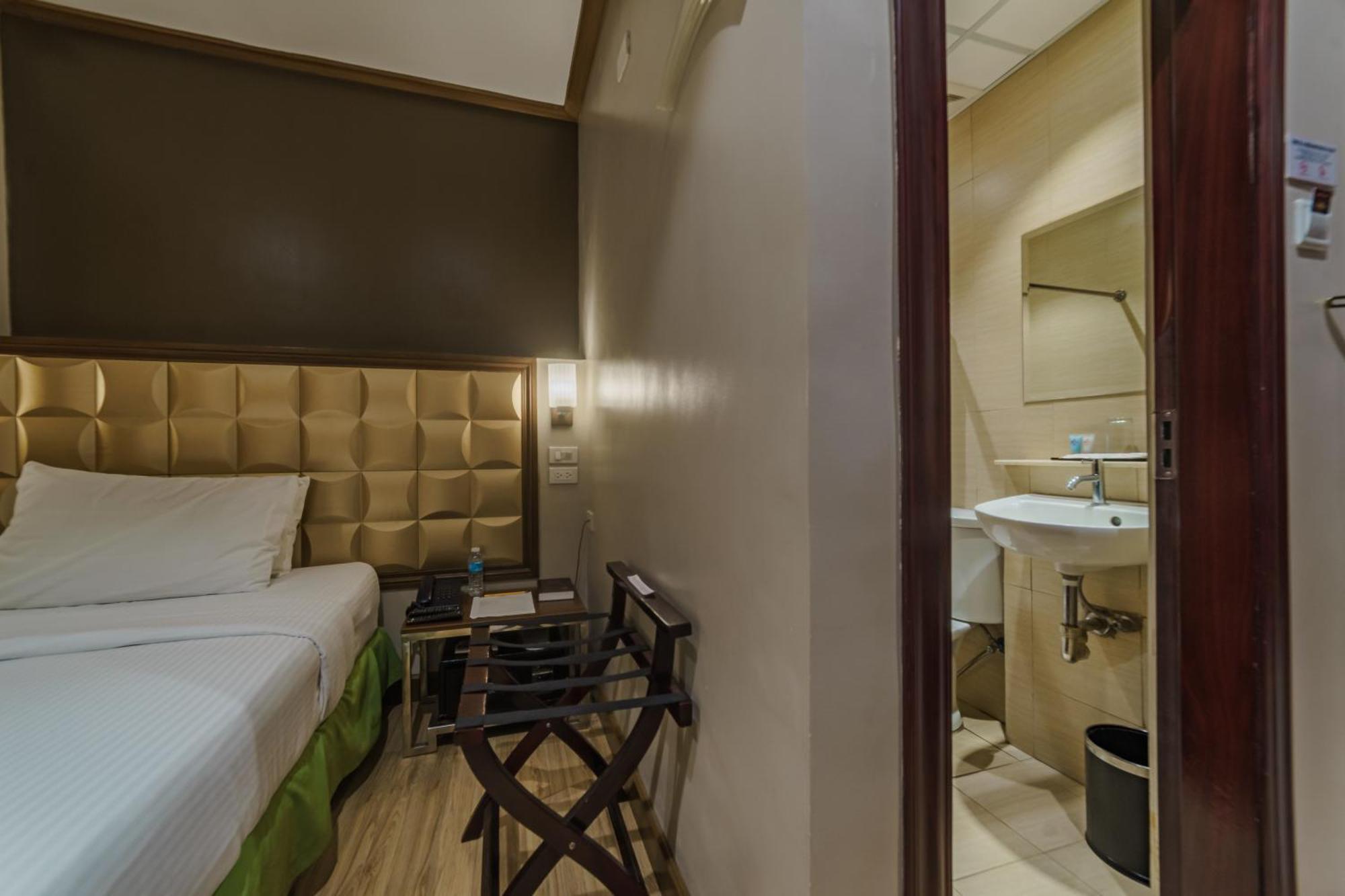 נגה Robertson Hotel מראה חיצוני תמונה