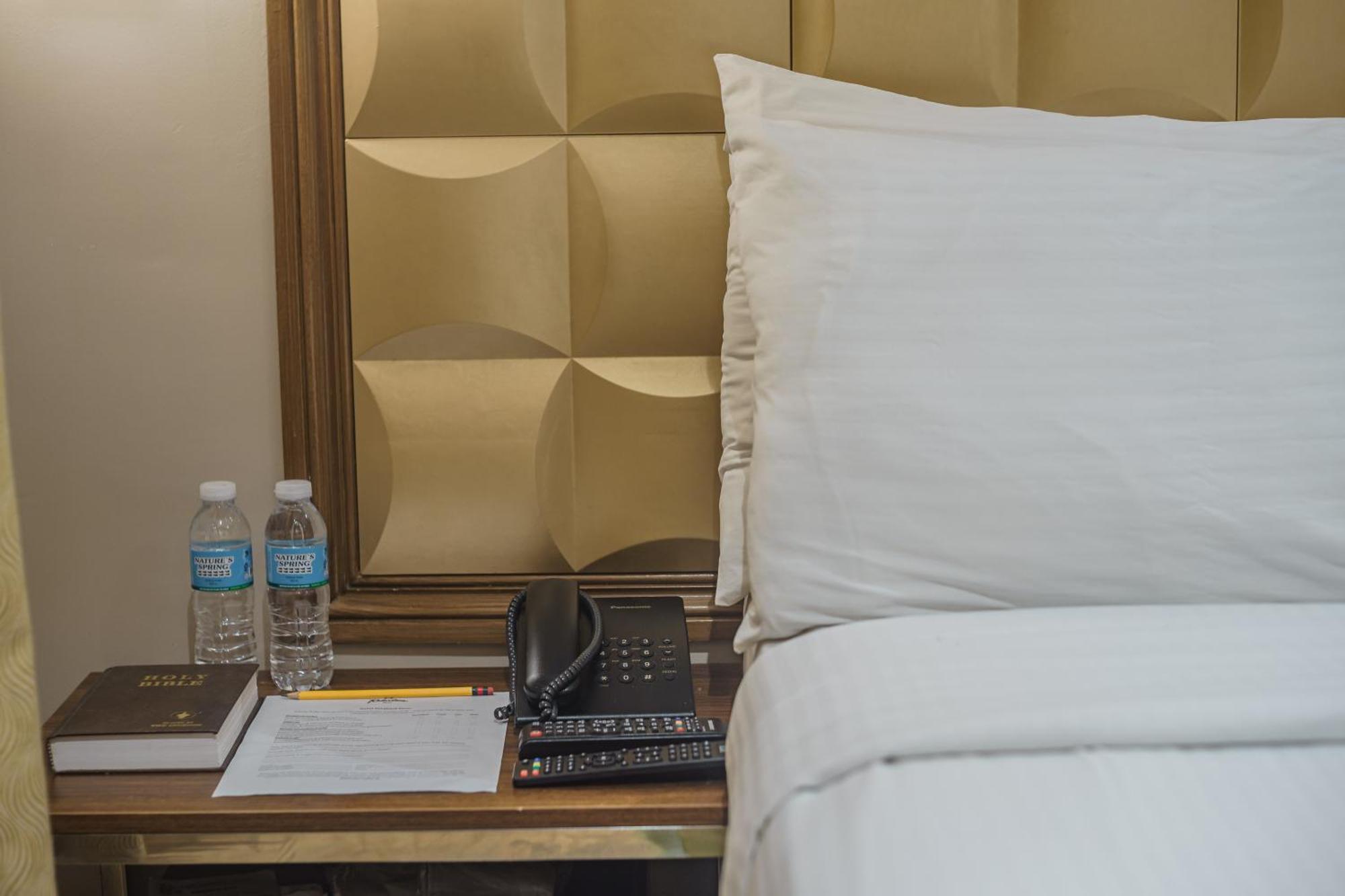 נגה Robertson Hotel מראה חיצוני תמונה