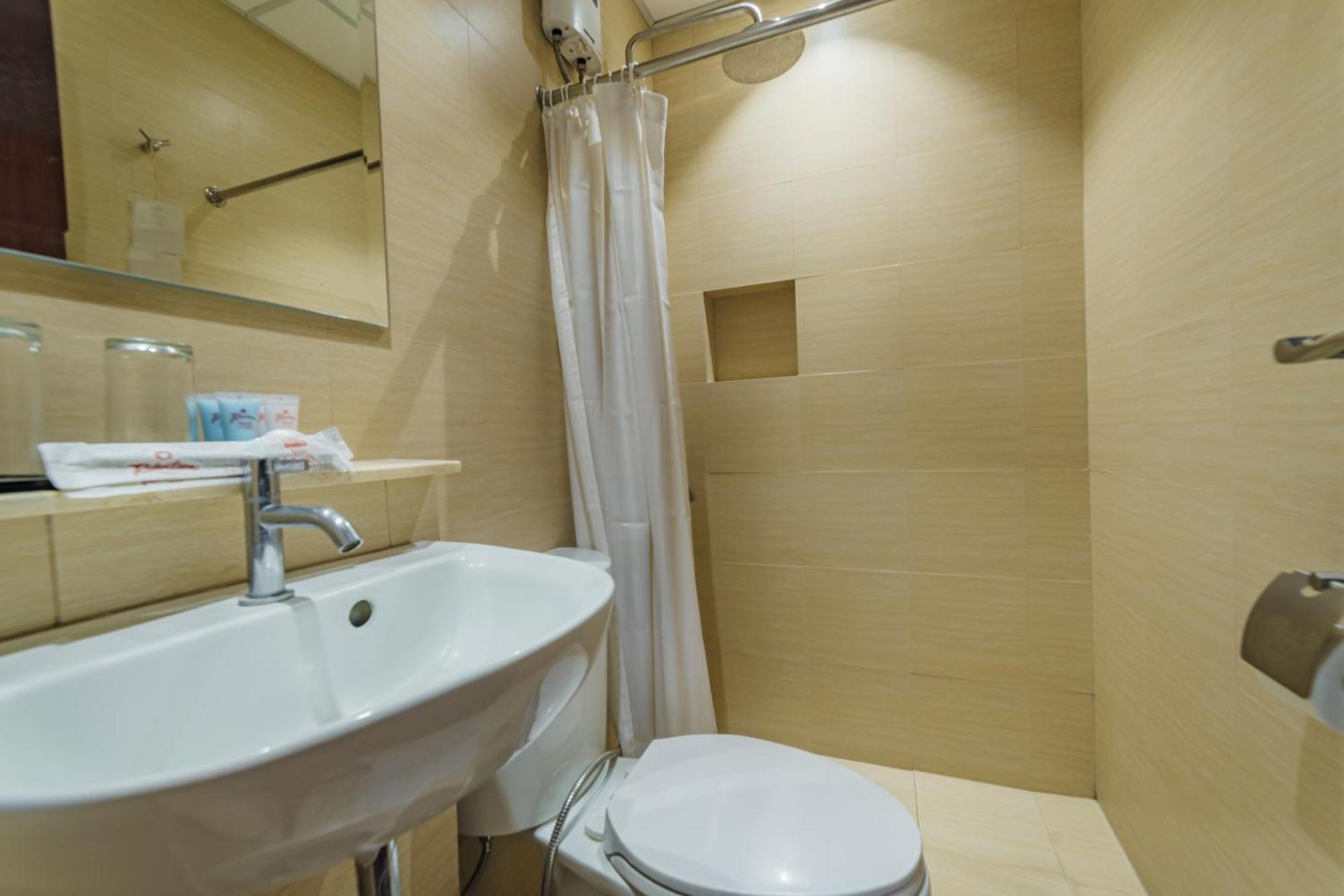 נגה Robertson Hotel מראה חיצוני תמונה