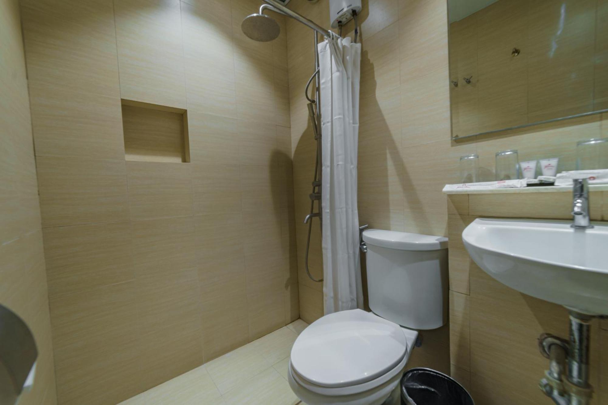 נגה Robertson Hotel מראה חיצוני תמונה
