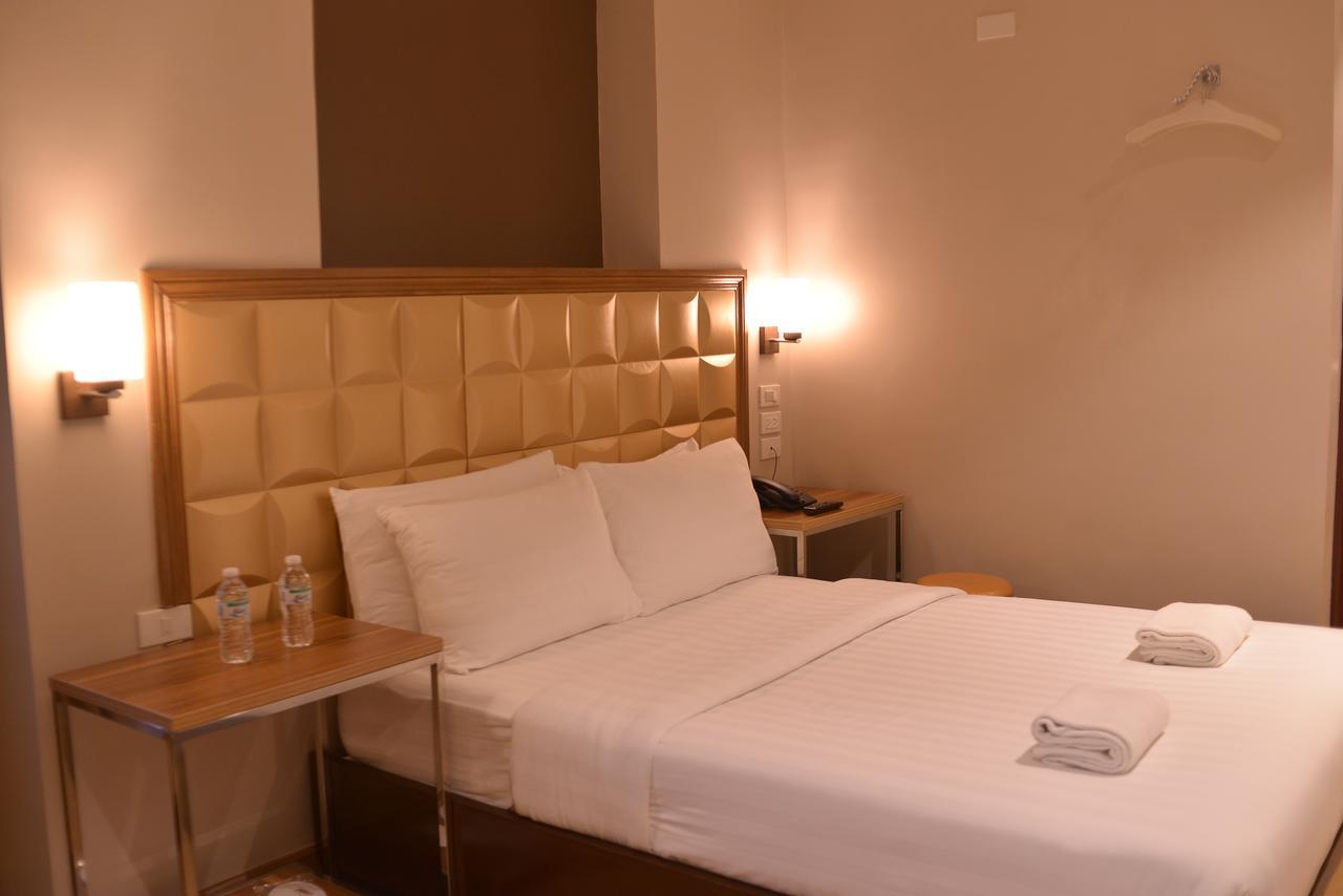 נגה Robertson Hotel מראה חיצוני תמונה