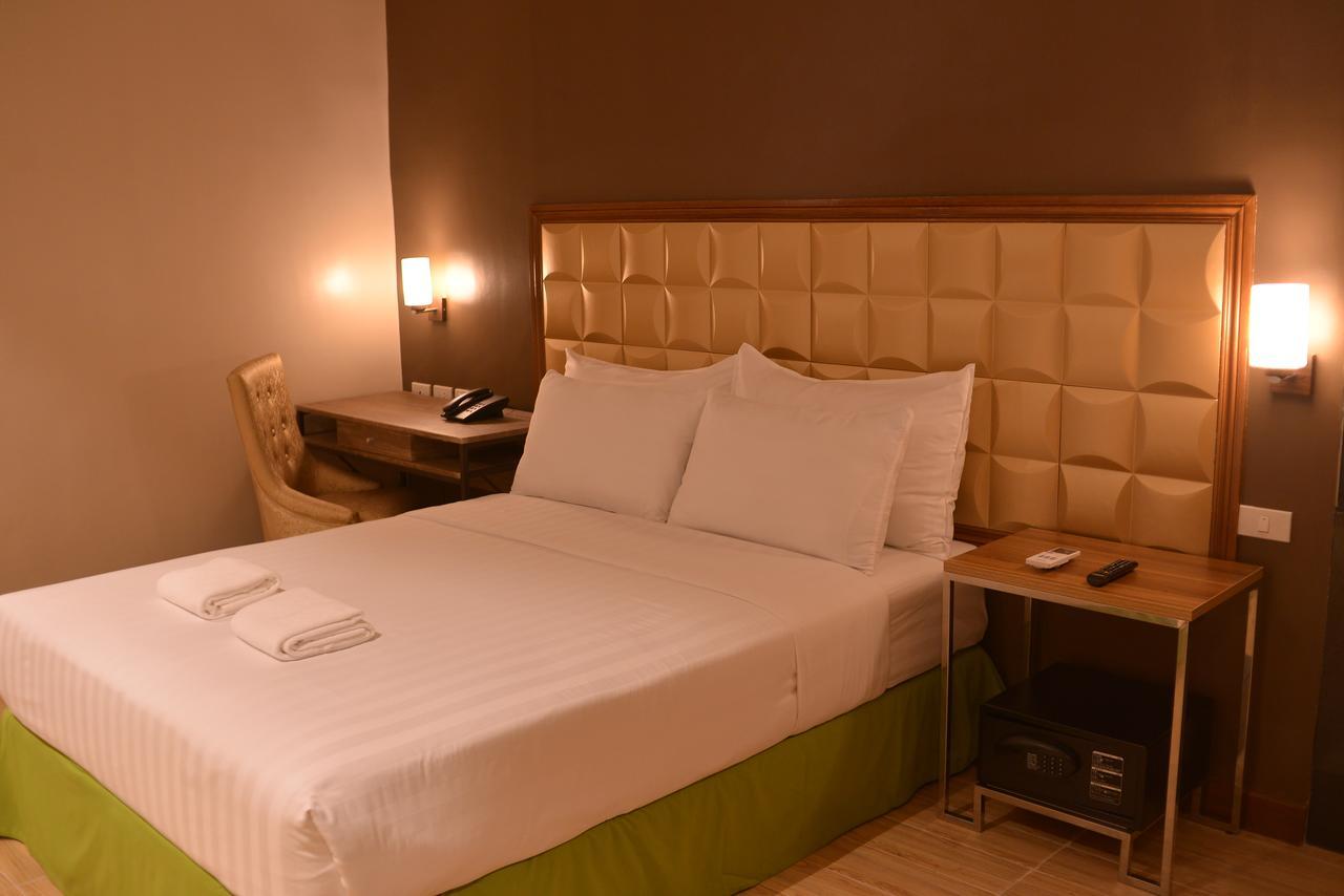 נגה Robertson Hotel מראה חיצוני תמונה